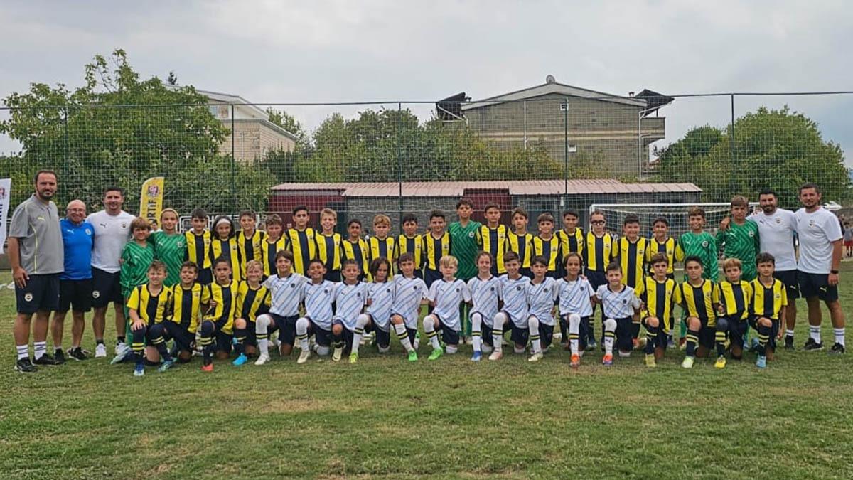 Fenerbahçeli Yarınlar Derneği Zafer Kupası'nda U12 Takımımız şampiyon, U10 Takımımız üçüncü oldu