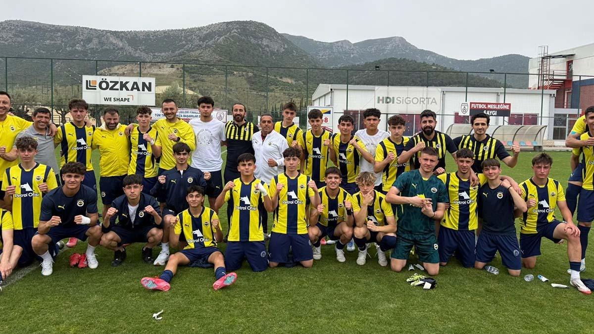 Fenerbahçeli Yarınlar Derneği Fenerbahçe 8-0 1923 Mustafakemalpaşa Spor (U16 çeyrek final 1. maç)