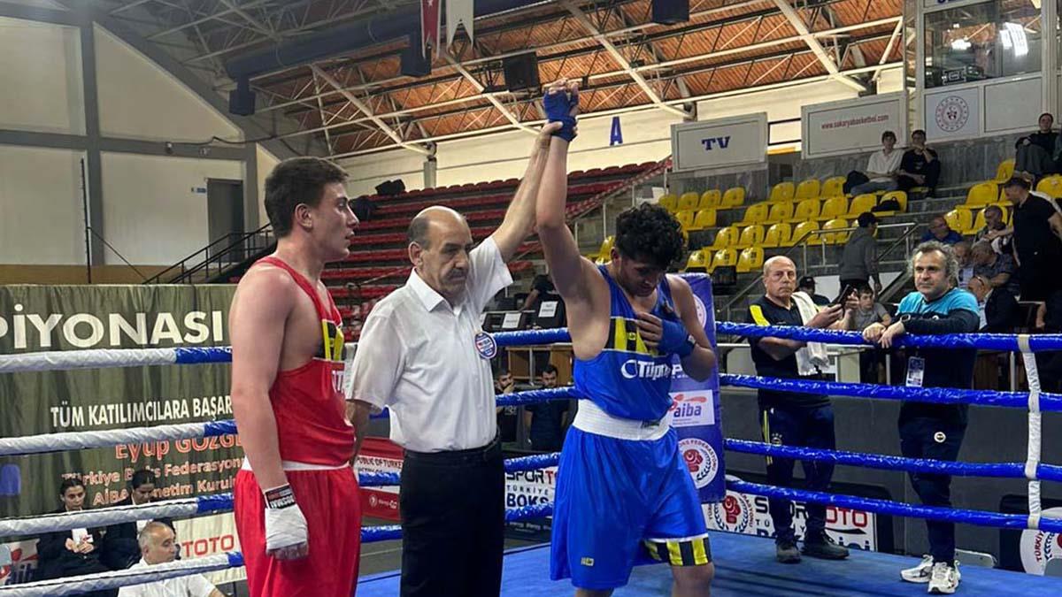 Fenerbahçeli Yarınlar Derneği Yıldız Erkekler ve Kadınlar Türkiye Ferdi Boks Şampiyonası’nda 6 boksörümüz finalde