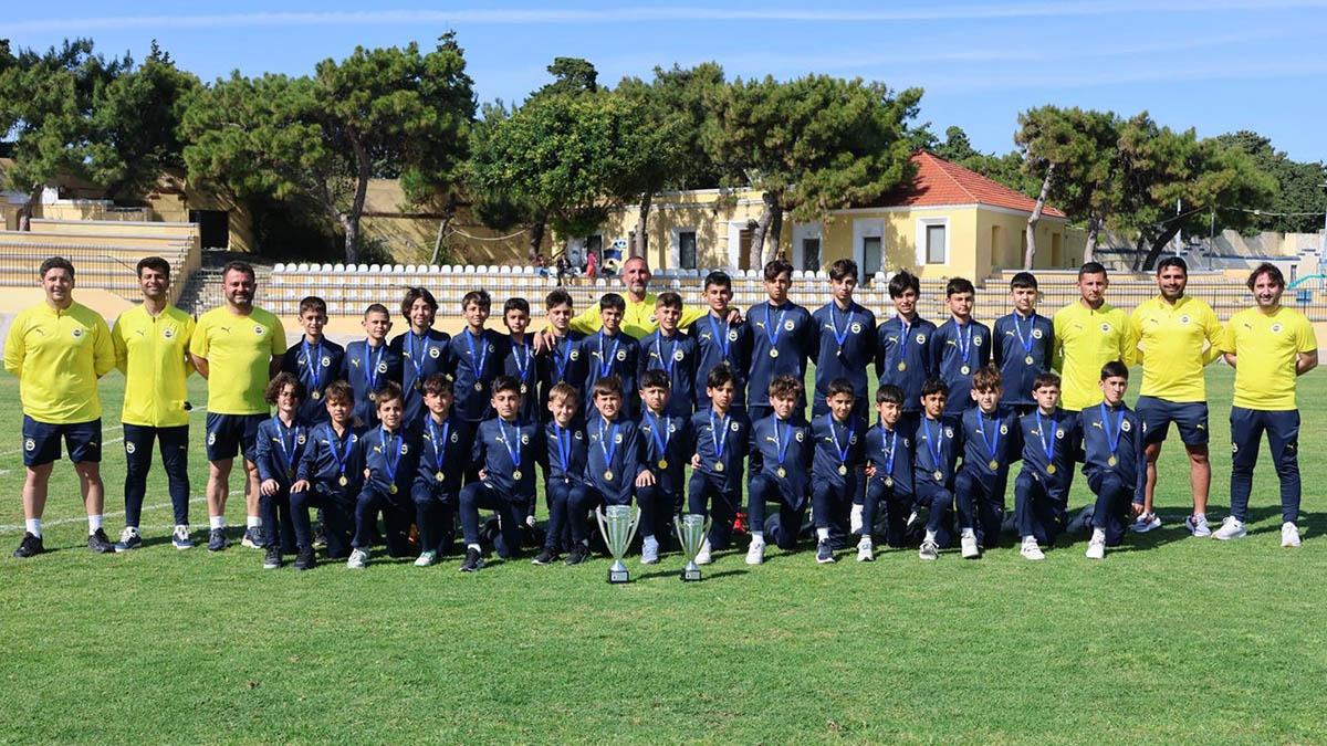 Fenerbahçeli Yarınlar Derneği Uluslararası turnuvada U10 Takımımız şampiyon, U12 Takımımız ikinci oldu
