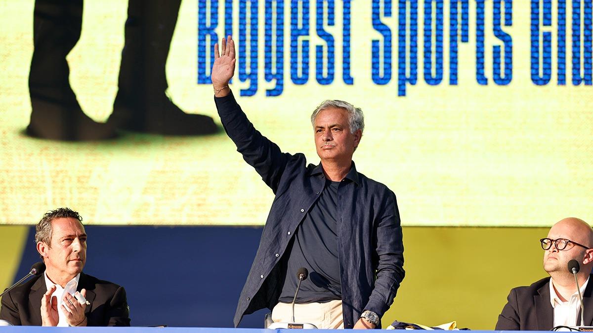 Fenerbahçeli Yarınlar Derneği 'THE SPECIAL ONE' ARTIK DÜNYANIN EN BÜYÜK SPOR KULÜBÜ'NÜN TEKNİK DİREKTÖRÜ