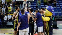 Fenerbahçeli Yarınlar Derneği Fenerbahçe Beko, play-off yarı final serisinde 1-0 öne geçti