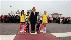 Fenerbahçeli Yarınlar Derneği 23 Nisan Ulusal Egemenlik ve Çocuk Bayramımıza özel Çelenk Sunma Töreni gerçekleştirildi