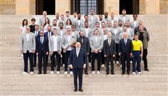 Fenerbahçeli Yarınlar Derneği Avrupa Şampiyonu Erkek Basketbol Takımımız, Atamızı ziyaret etti